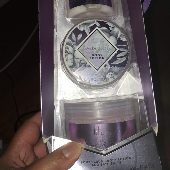 Iam Selling body lotion - Picture 4 of 8